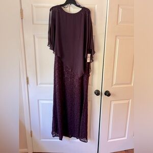Ignite mother of bride/groom evening gown, lace/sequins, eggplant, size 18, NWT
